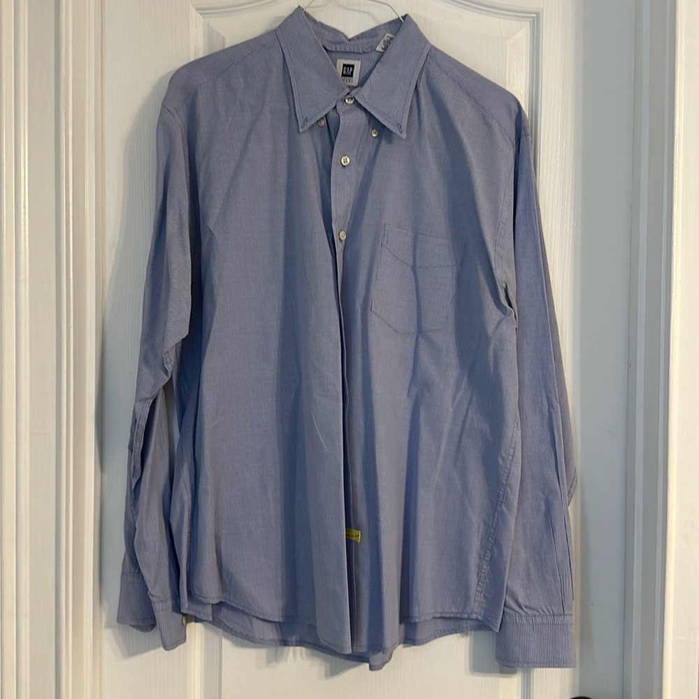 Men’s Gap Button Down Shirt Size XL